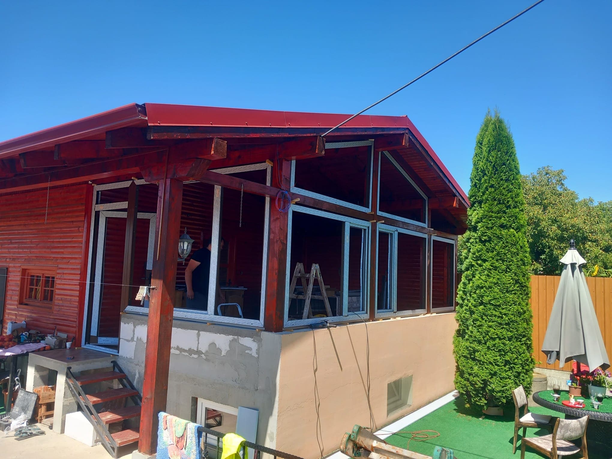 Ferestre PVC GEALAN LINEAR 74 mm montate de Extraplast la o casa din Ludus, judetul Mures