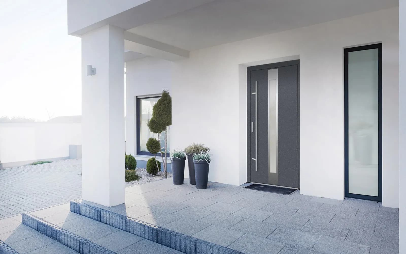 Usa hibrid din aluminiu-otel, model antracit, intrare moderna